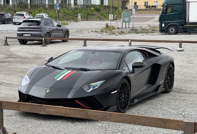 Lamborghini Aventador S LP740-4 Nero Design