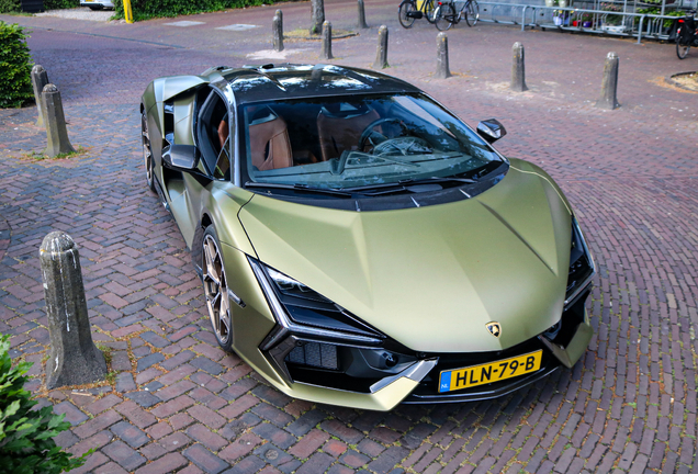 Lamborghini Revuelto