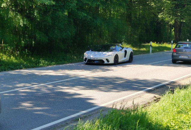 McLaren GT