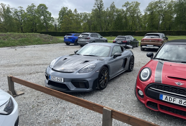 Porsche 718 Cayman GT4 RS Weissach Package