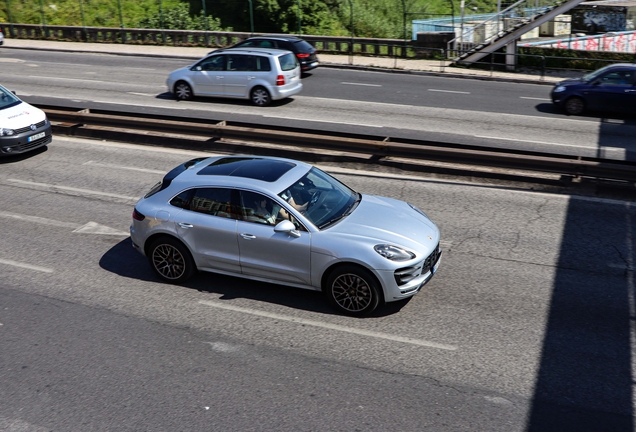 Porsche 95B Macan Turbo