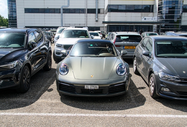 Porsche 992 Carrera 4S