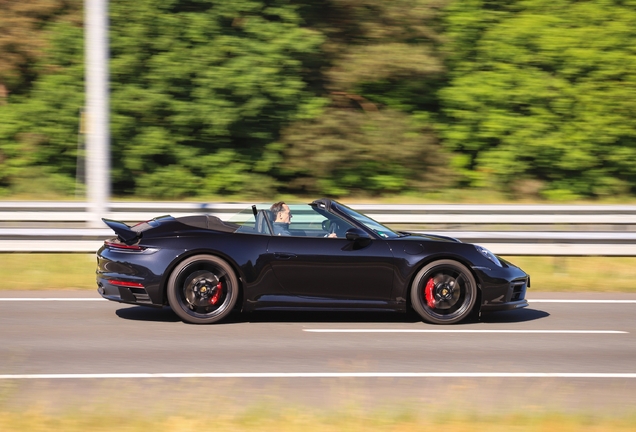 Porsche 992 Carrera 4S Cabriolet