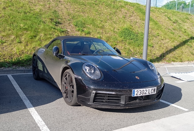 Porsche 992 Carrera 4S Cabriolet