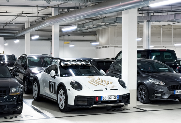 Porsche 992 Dakar