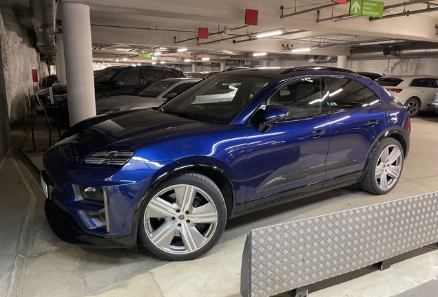 Porsche Macan EV Turbo
