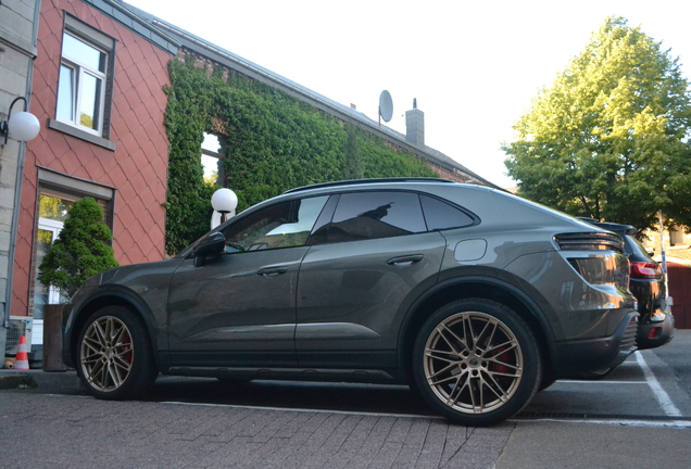 Porsche Macan EV Turbo