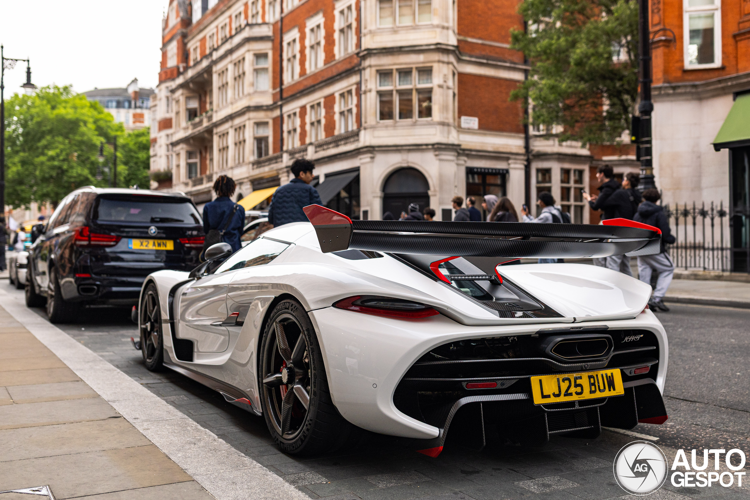 Koenigsegg Jesko's zorgen voor reuring in Mount Street
