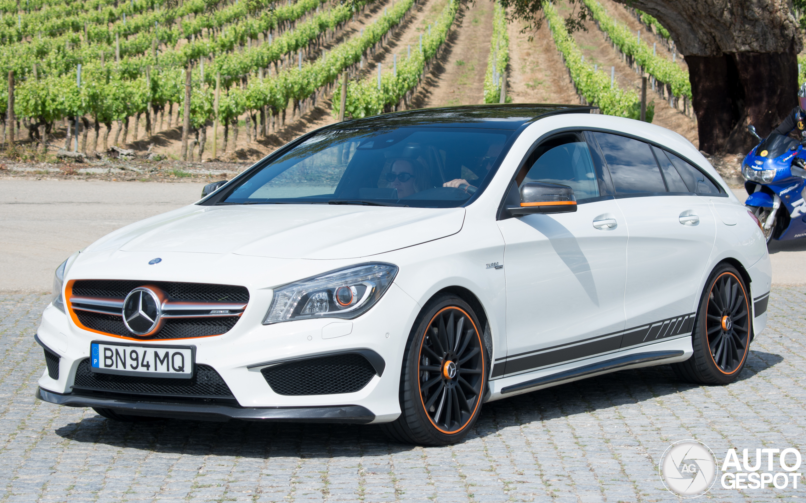 Mercedes-Benz CLA 45 AMG Shooting Brake OrangeArt Edition