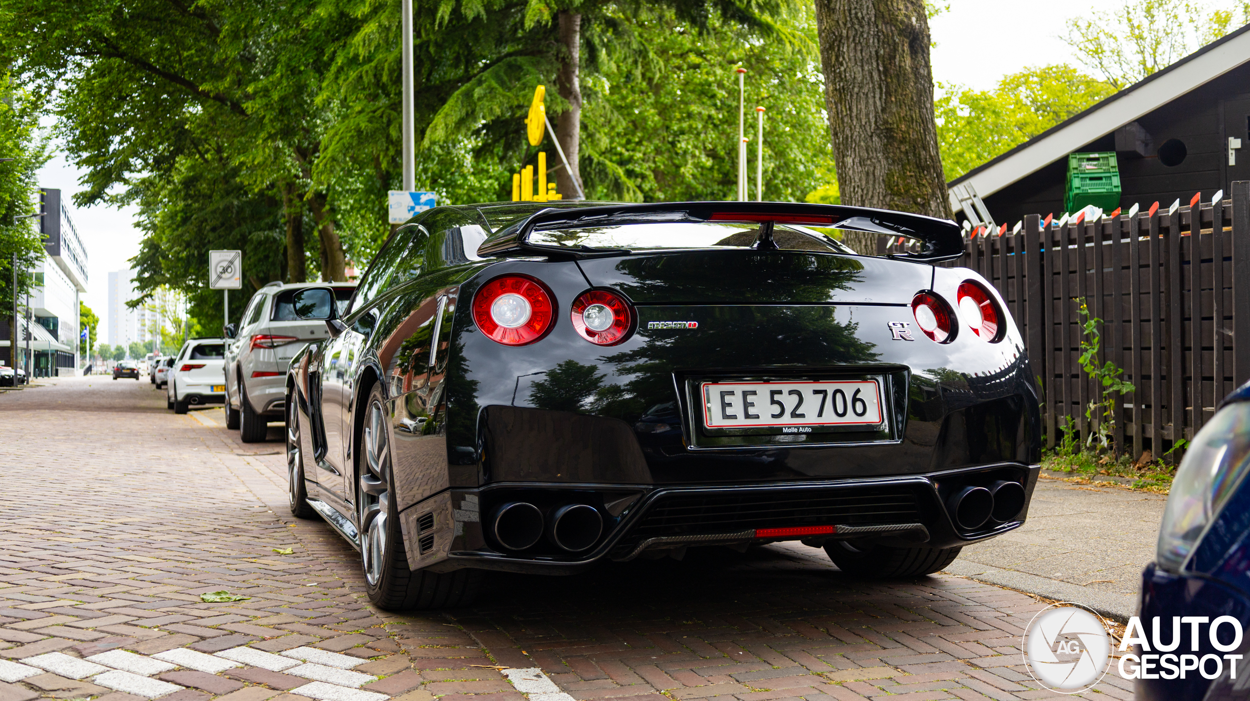 Nissan GT-R 2011