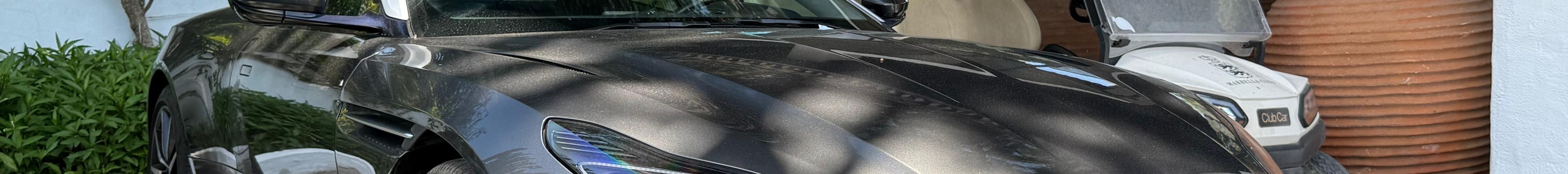 Aston Martin DB11 V8