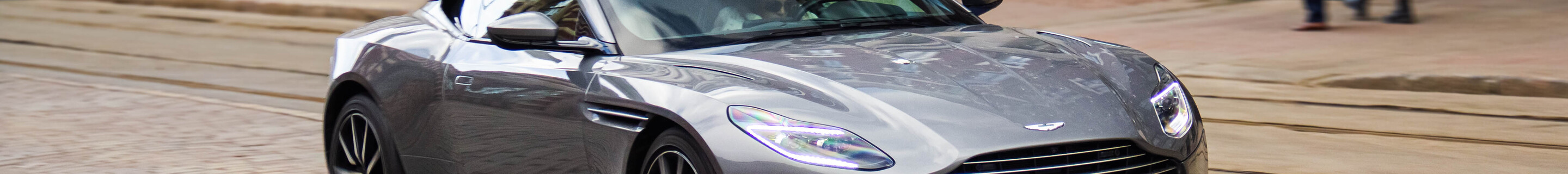 Aston Martin DB11 V8