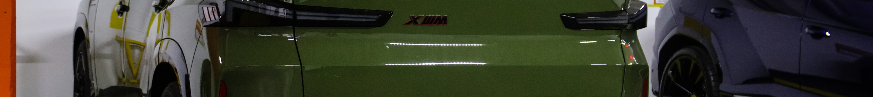 BMW XM G09 Label Red