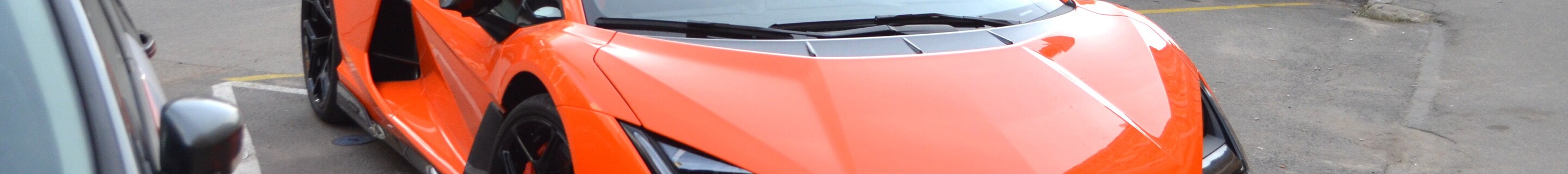 Lamborghini Revuelto