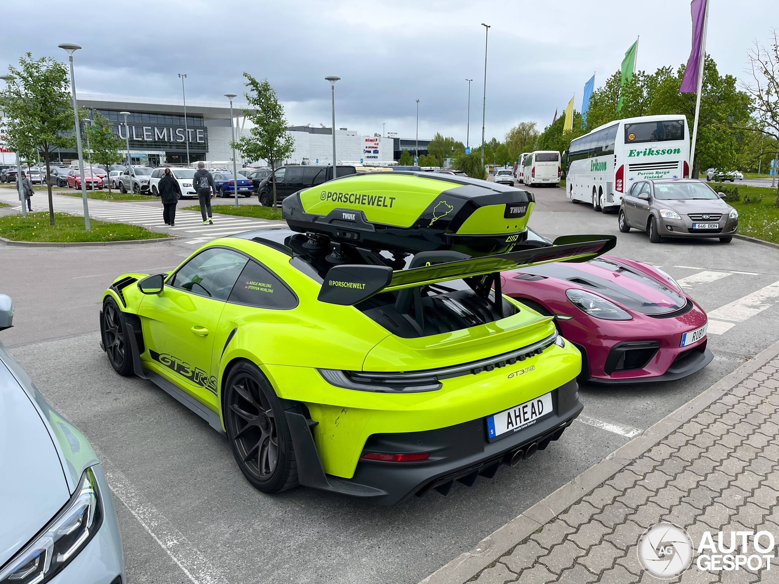 Porsche 992 GT3 RS Weissach Package
