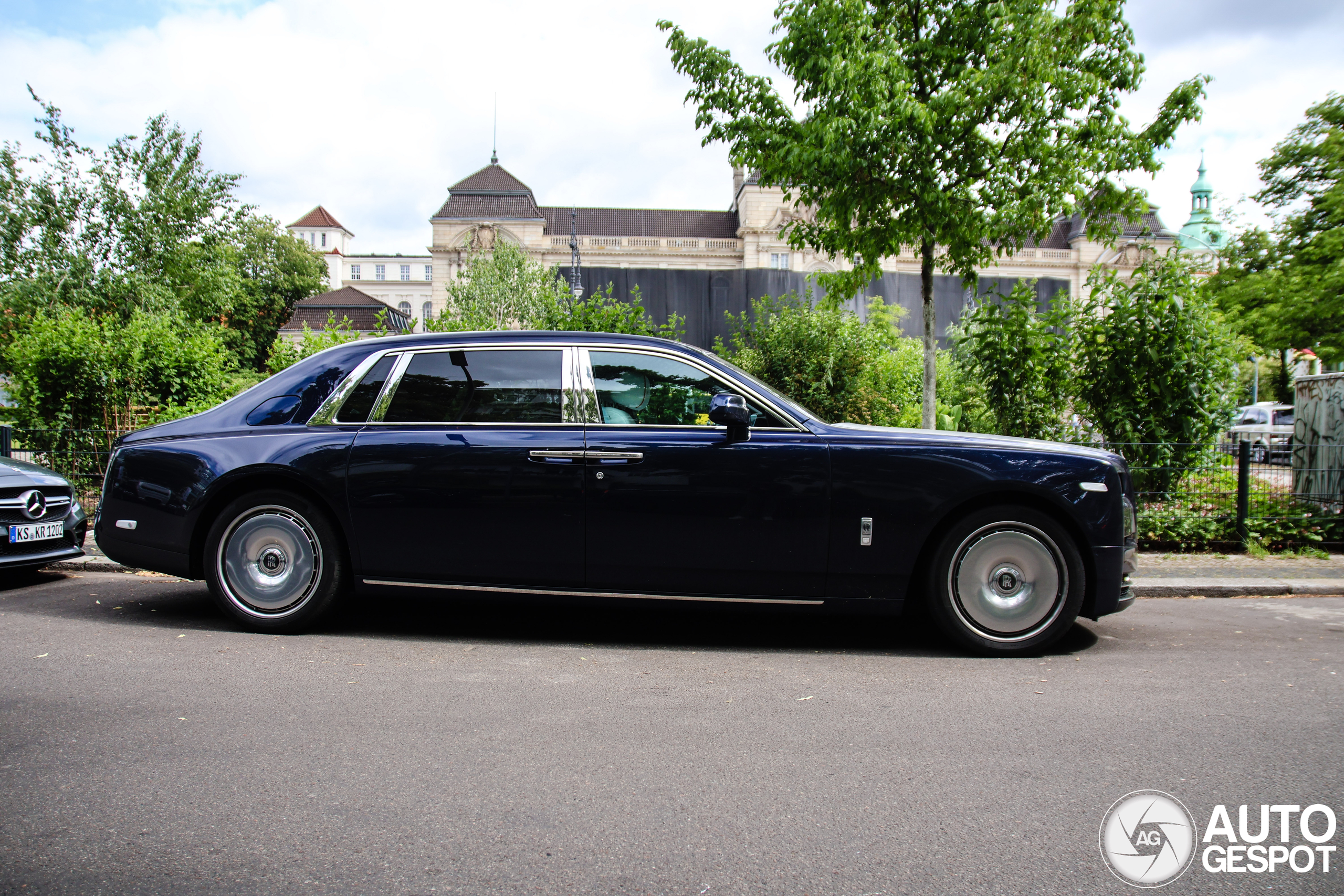 Rolls-Royce Phantom VIII EWB Series II
