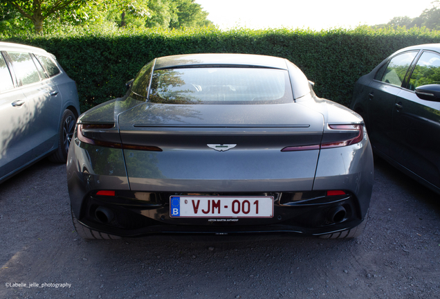 Aston Martin DB11