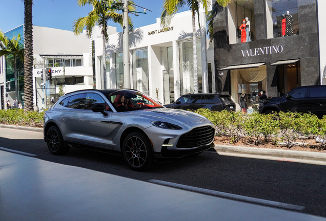 Aston Martin DBX707