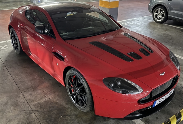Aston Martin V12 Vantage S