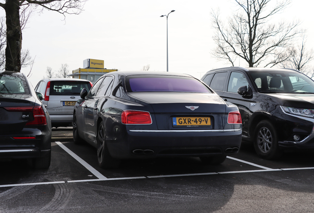Bentley Flying Spur V8