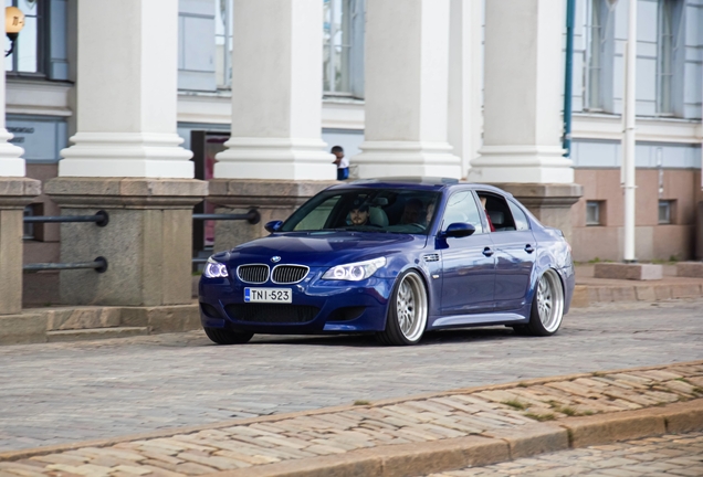 BMW M5 E60 2005