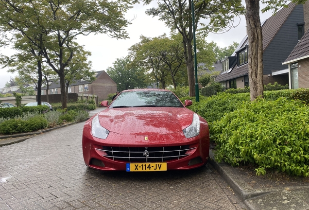 Ferrari FF