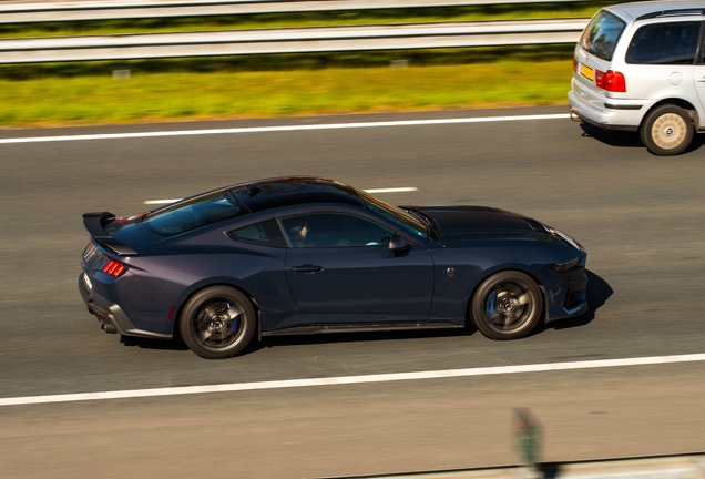 Ford Mustang Dark Horse 2024