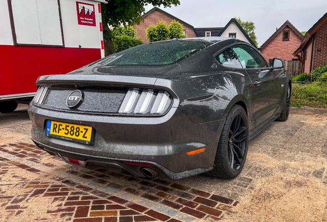 Ford Mustang GT 2015