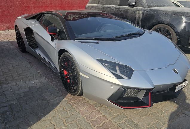 Lamborghini Aventador LP700-4 Pirelli Edition
