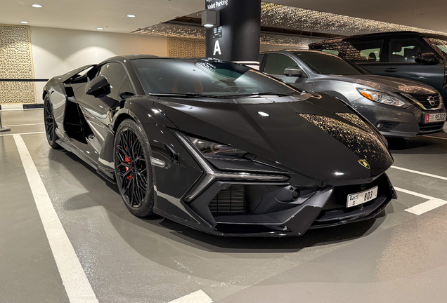 Lamborghini Revuelto