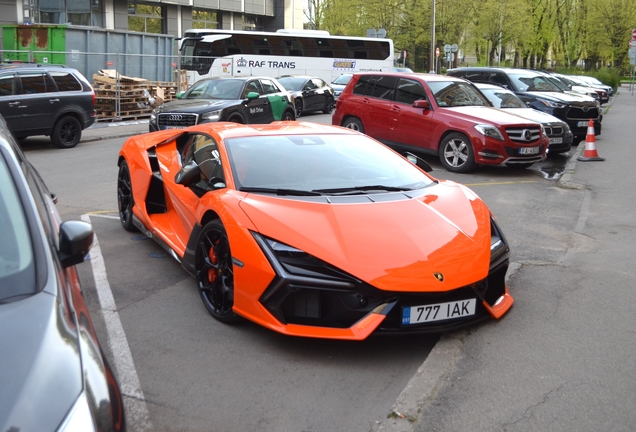 Lamborghini Revuelto