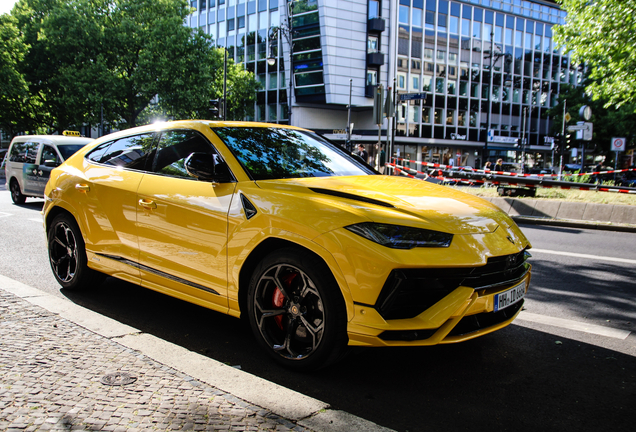 Lamborghini Urus S