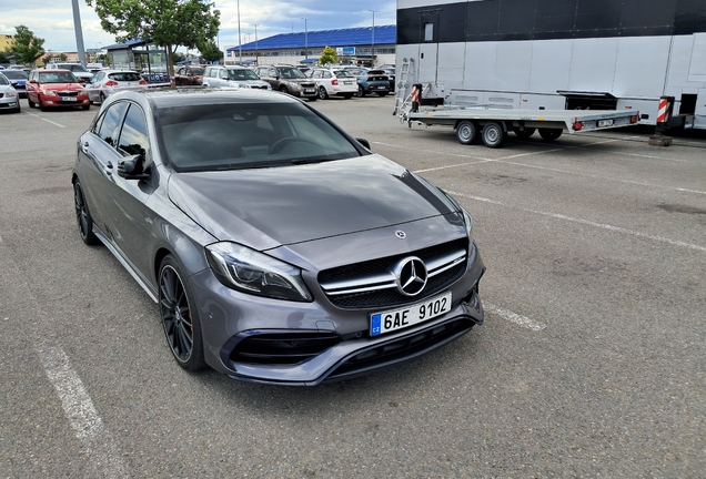 Mercedes-AMG A 45 W176 2015