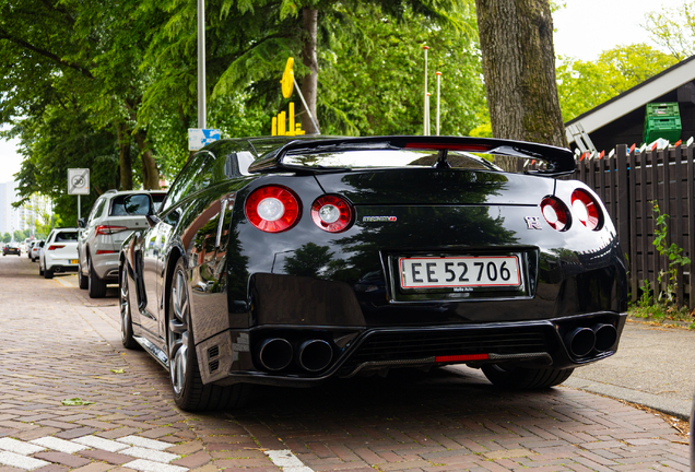 Nissan GT-R 2011
