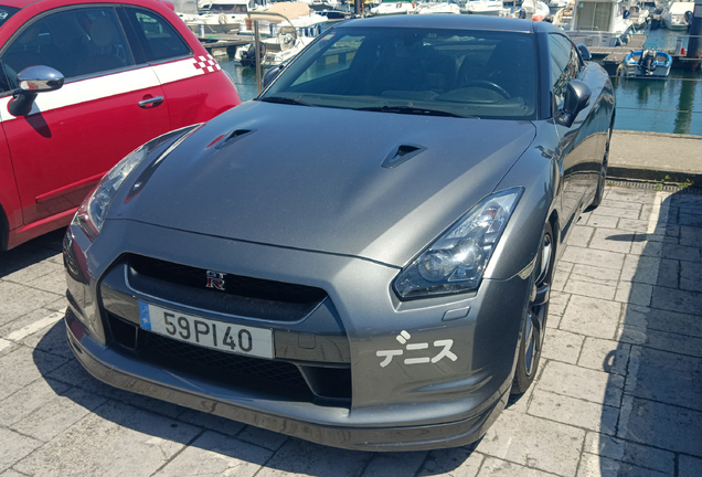 Nissan GT-R