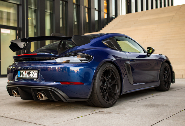 Porsche 718 Cayman GT4 RS Weissach Package