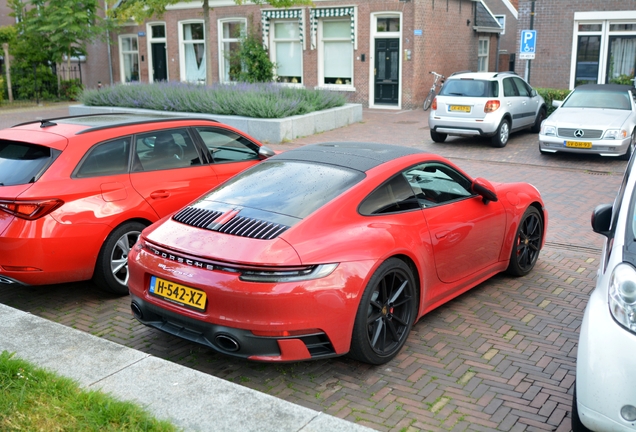 Porsche 992 Carrera 4S