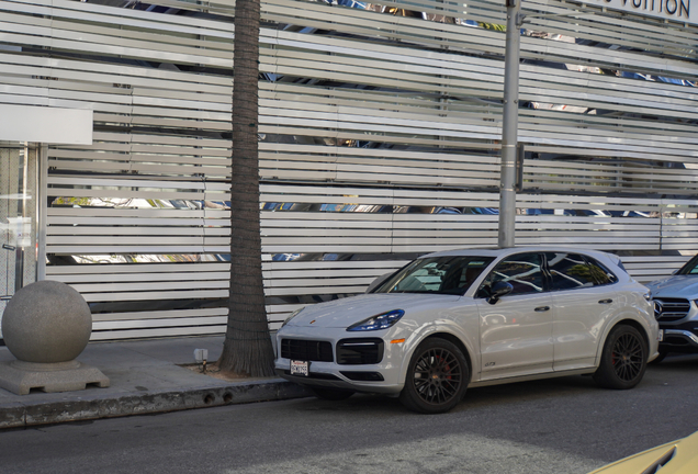 Porsche 9YA Cayenne GTS