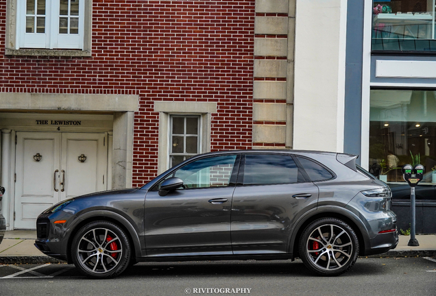 Porsche 9YA Cayenne GTS