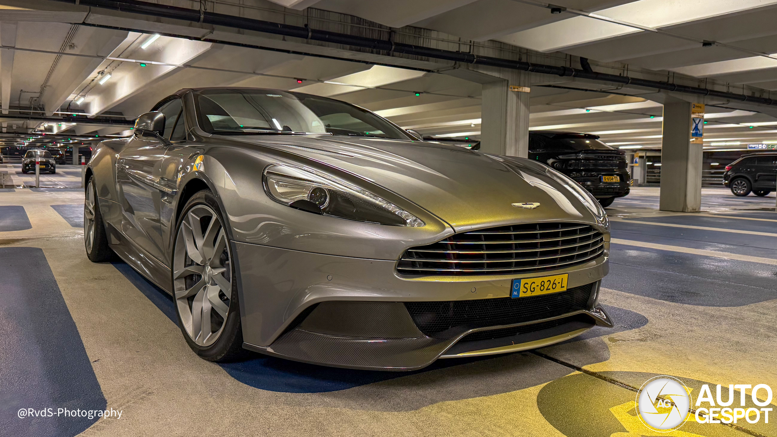 Aston Martin Vanquish Volante