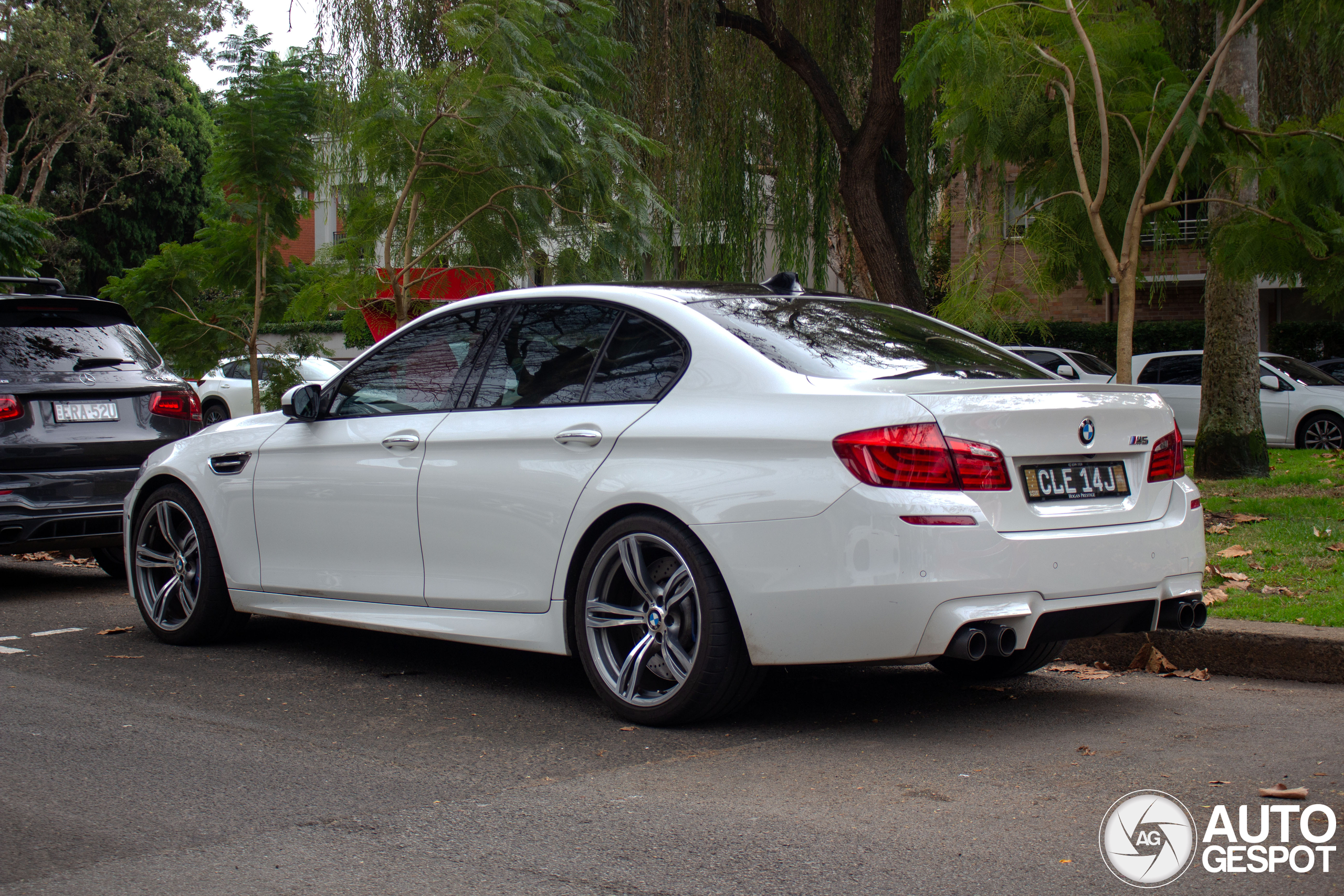 BMW M5 F10 2011