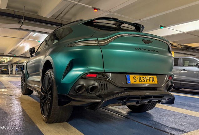 Aston Martin DBX707