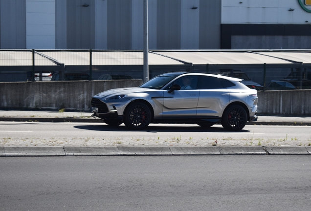 Aston Martin DBX707