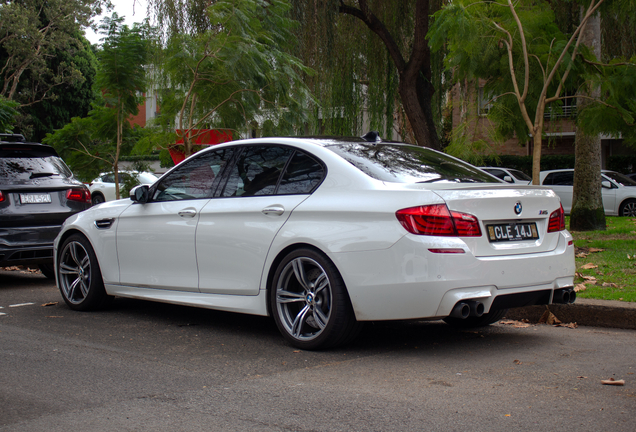 BMW M5 F10 2011