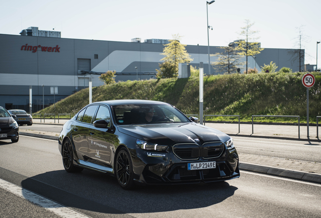 BMW M5 G90