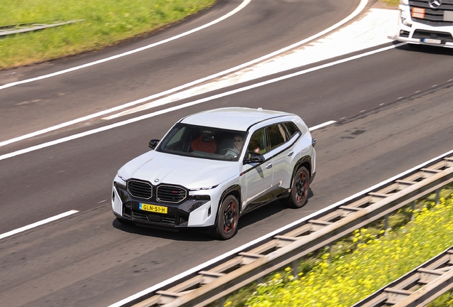 BMW XM G09 Label Red