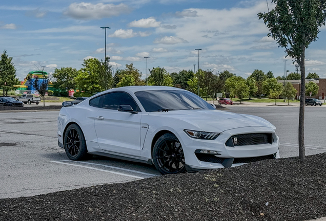 Ford Mustang Shelby GT350 2015