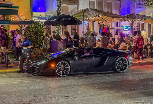 Lamborghini Aventador LP700-4 Roadster