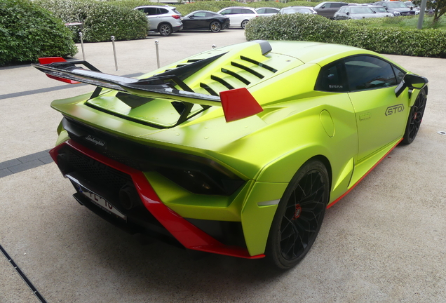 Lamborghini Huracán LP640-2 STO
