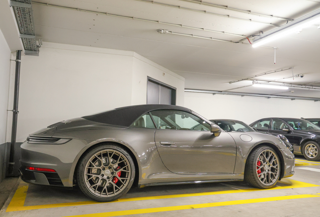 Porsche 992 Carrera 4S Cabriolet